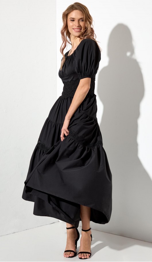  Чёрное платье длины мидакси с коротким рукавом